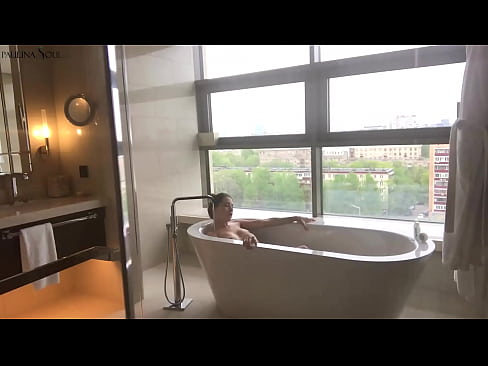 ❤️ 巨大的寶貝熱情地在浴室裡抽搐她的陰部 ❤️❌ 只是色情 在 zh-tw.serviporno.ru ❤